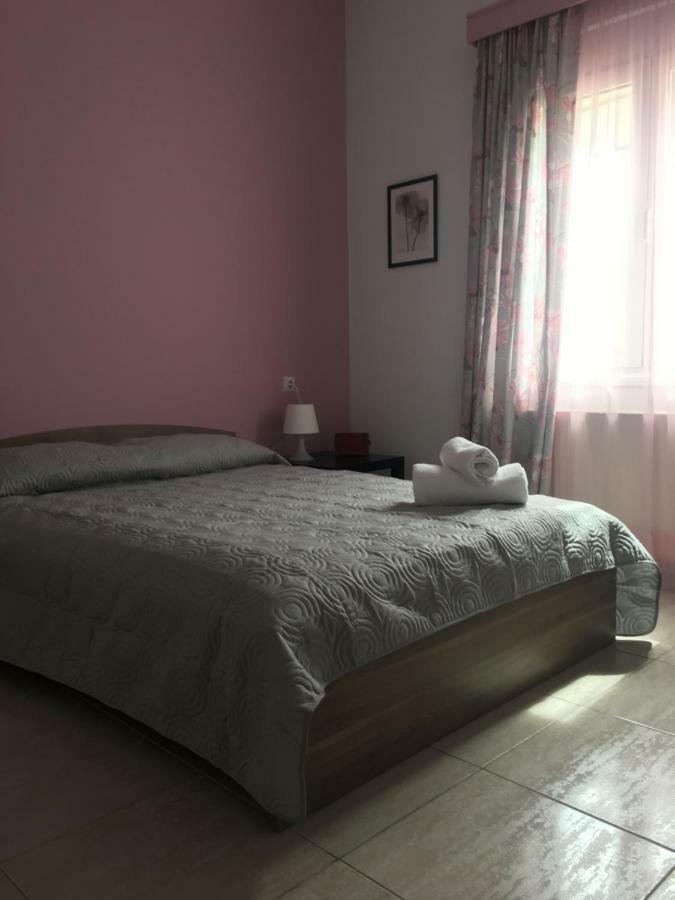 70m² 1 slaapkamer, 1 privé badkamer Appartement in Heraklion Buitenkant foto